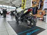 Klikněte pro detailní foto č. 9 - CFMOTO 300 CL-X - bílá, černá AKCE helma