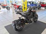 Klikněte pro detailní foto č. 3 - CFMOTO 300 NK - černá, modrá Akce helma