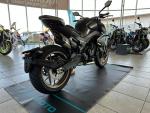 Klikněte pro detailní foto č. 3 - CFMOTO 800 NK Sport Plus - černá, bílá Akce helma