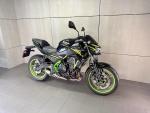 Klikněte pro detailní foto č. 2 - Kawasaki Z 650 ABS - ČR / 1.MAJ / A2 / JEN 3980 KM / DOPLŇKY / SUPER CENA