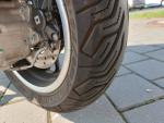 Klikněte pro detailní foto č. 11 - Vespa GTS 125 Super Rosso Coragiosso