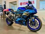 Klikněte pro detailní foto č. 2 - Yamaha YZF-R7, edice 30 let Motoshopu Kabourek, Akrapovič, odpočet DPH