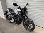 Klikněte pro detailní foto č. 4 - Honda CB 125 R Neo Sports Café
