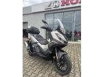 Klikněte pro detailní foto č. 2 - Honda ADV 350 s el. kufrem Honda 45L