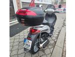 Klikněte pro detailní foto č. 6 - Piaggio Beverly 500, Topcase, 2x klíč, vysoké plexi