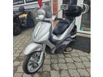 Klikněte pro detailní foto č. 12 - Piaggio Beverly 500, Topcase, 2x klíč, vysoké plexi