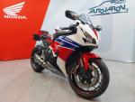 Klikněte pro detailní foto č. 1 - Honda CBR 1000 RR Fireblade