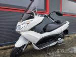 Klikněte pro detailní foto č. 10 - Honda PCX 125