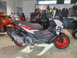 Klikněte pro detailní foto č. 6 - Aprilia SR GT 125 - Space White - Ihned skladem