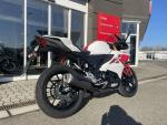 Klikněte pro detailní foto č. 3 - Yamaha Yamaha YZF-R125 70th Anniversary EU5+  / 11kW