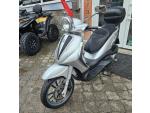 Klikněte pro detailní foto č. 12 - Piaggio Beverly 300, Topcase, 2x klíč