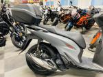 Klikněte pro detailní foto č. 6 - Honda SH 125i = KRASNÝ STAV, STK V CENĚ