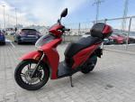 Klikněte pro detailní foto č. 4 - Honda SH 125 s el. kufrem Honda 35L
