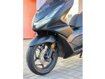 Klikněte pro detailní foto č. 10 - Honda PCX125, 2024, 2.070km, kufr, plexi