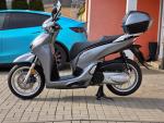 Klikněte pro detailní foto č. 8 - Honda SH 300i, původ ČR, 8.200km, plexi, kufr