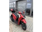 Klikněte pro detailní foto č. 2 - Honda SH 150i s el. kufrem Honda 35L