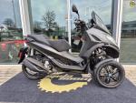 Klikněte pro detailní foto č. 3 - Piaggio MP3 300 Deep Black