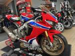 Klikněte pro detailní foto č. 2 - Honda CBR 1000 RR Fireblade SP2