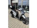 Klikněte pro detailní foto č. 2 - Honda SH 150i s el. kufrem Honda 35L