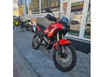Klikněte pro detailní foto č. 11 - QJ Motor SRT 125 DX, Navigace a zrcadlení, bohatá cestovní výbava
