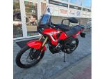 Detail nabídky - QJ Motor SRT 125 DX, Navigace a zrcadlení, bohatá cestovní výbava
