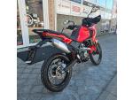 Klikněte pro detailní foto č. 8 - QJ Motor SRT 125 DX, Navigace a zrcadlení, bohatá cestovní výbava