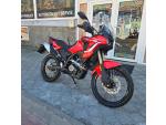 Klikněte pro detailní foto č. 10 - QJ Motor SRT 125 DX, Navigace a zrcadlení, bohatá cestovní výbava