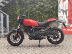 Klikněte pro detailní foto č. 5 - Royal Enfield Guerrilla 450 - APEX RED (Novinka)
