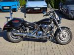 Klikněte pro detailní foto č. 4 - Yamaha XVS 1300 A Midnight Star, kufry, plexi, padáky, opěrky