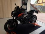 Klikněte pro detailní foto č. 5 - KTM 990 Duke, zánovní, záruka do 7/2029