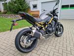 Klikněte pro detailní foto č. 3 - Kawasaki Z 900 Černá se Zlatým rámem 2026 ihned k odběru
