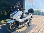 Klikněte pro detailní foto č. 1 - Honda Forza 300 ABS, Smart box, Vyhřívané rukojeti, Nové pneu