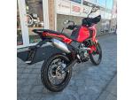 Klikněte pro detailní foto č. 7 - QJ Motor SRT 125 DX, Navigace a zrcadlení, bohatá cestovní výbava