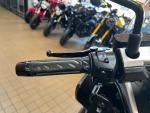 Klikněte pro detailní foto č. 11 - Kawasaki J 300