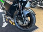 Klikněte pro detailní foto č. 9 - Kawasaki J 300